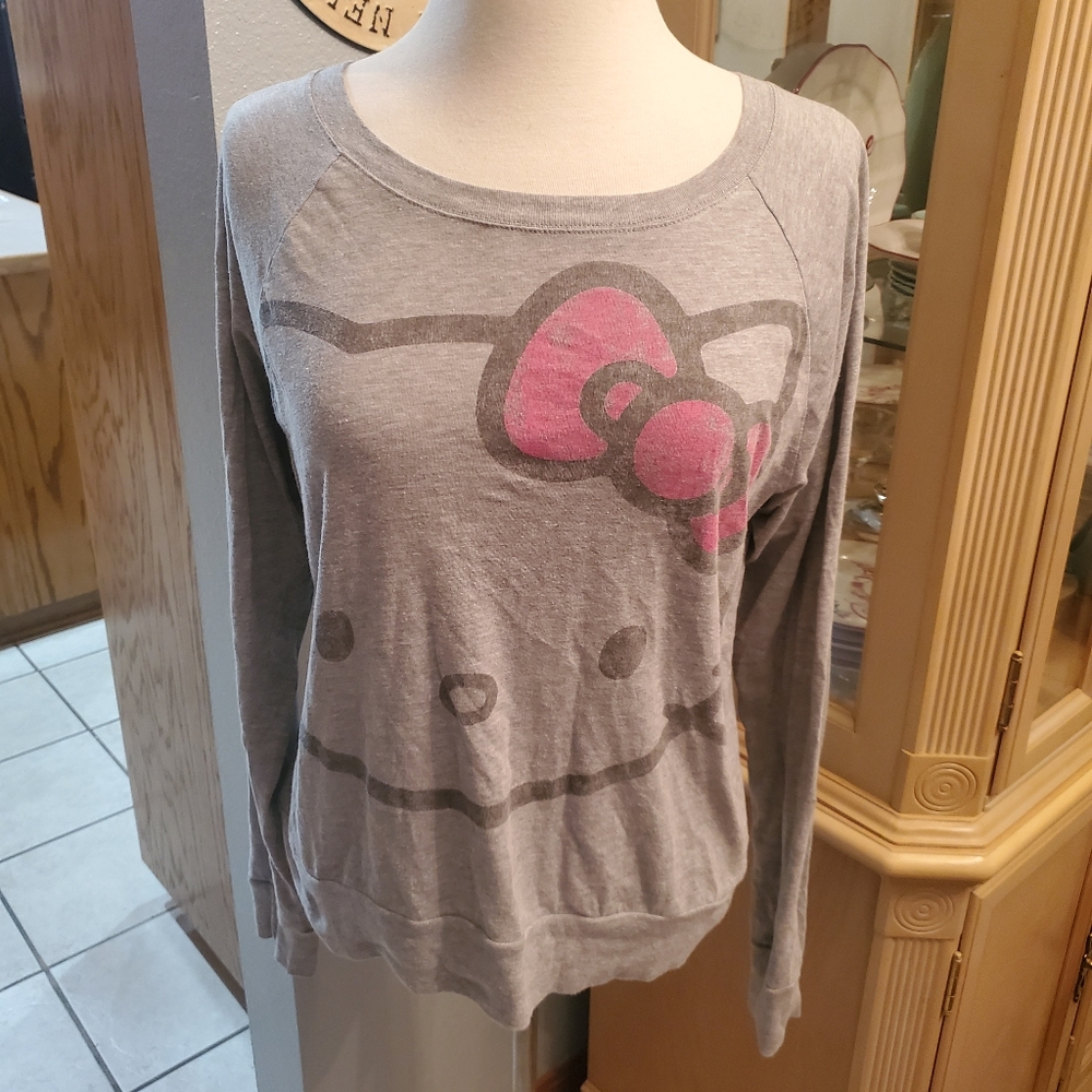 Hello Kitty distressed sweatshirt sz Large